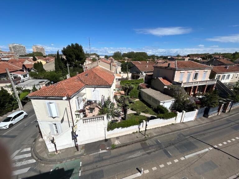 Studio Avec Clim Et Terrasse Proche Du Centre Ville D'Avignon Buitenkant foto
