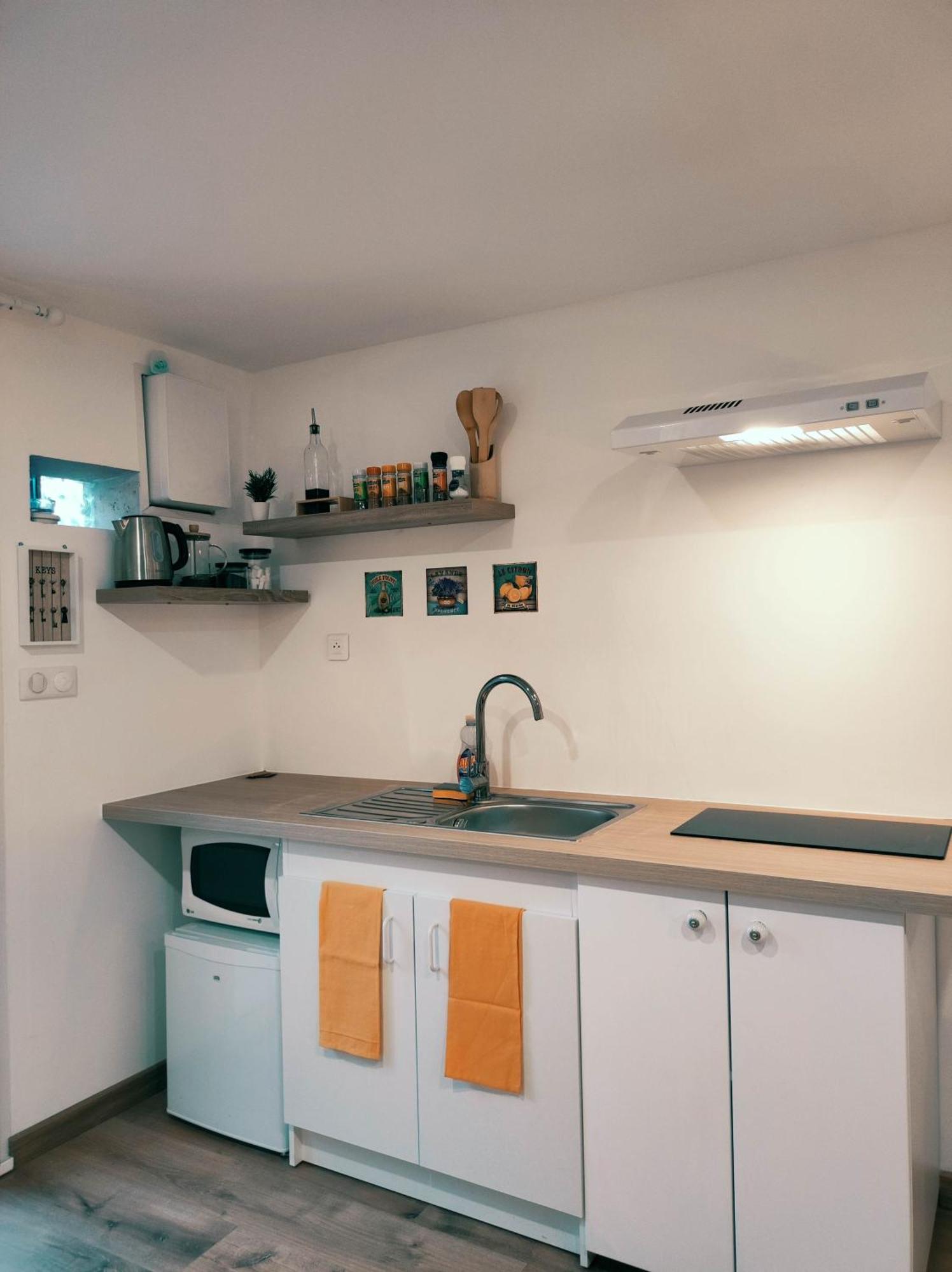 Studio Avec Clim Et Terrasse Proche Du Centre Ville D'Avignon Kamer foto